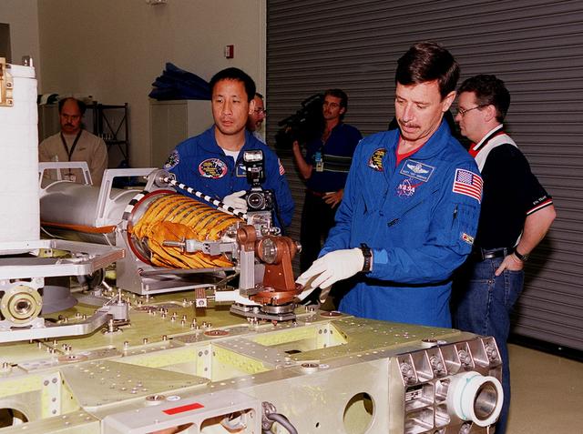 NASA image: KSC-00pp0028