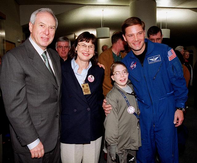 NASA image: KSC-00pp0139