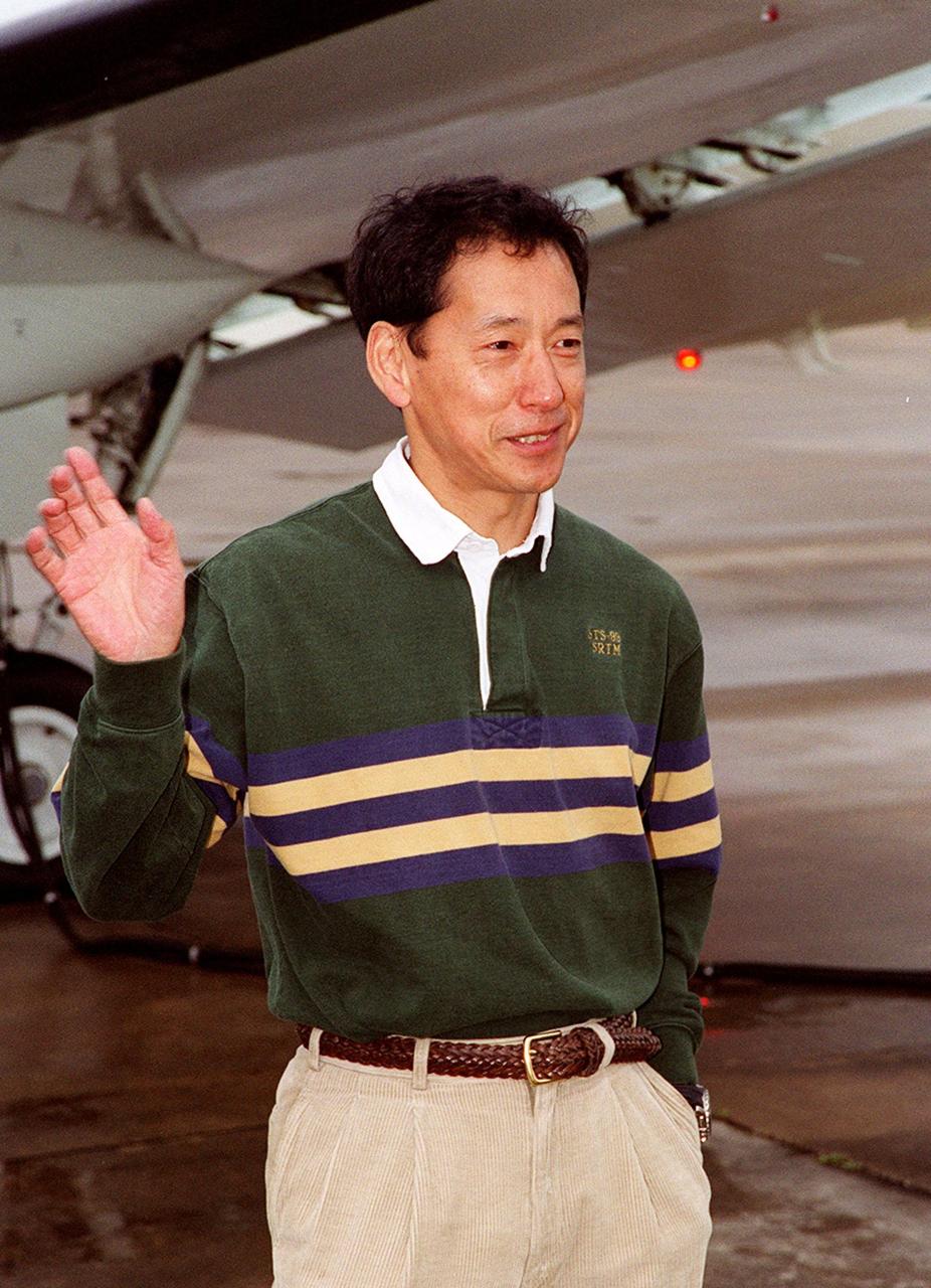 STS-99 Mission Specialist Mamoru Mohri of Japan waves before his departure from Patrick Air Force Base and return to Houston. With the postponement of the launch of STS-99 on Jan. 31, the crew have an opportunity for more training and time with their families. During the launch countdown, Endeavour's enhanced master events controller (E-MEC) No. 2 failed a standard preflight test. Launch was postponed and Shuttle managers decided to replace the E-MEC located in the orbiter's aft compartment. Launch controllers will be in a position to begin the STS-99 countdown the morning of Feb. 6 and ready to support a launch midto late next week pending availability of the Eastern Range. Known as the Shuttle Radar Topography Mission, it will chart a new course to produce unrivaled 3-D images of the Earth's surface, using two antennae and a 200-foot-long section of space station-derived mast protruding from the payload bay. The result could be close to 1 trillion measurements of the Earth's topography. Besides contributing to the production of better maps, these measurements could lead to improved water drainage modeling, more realistic flight simulators, better locations for cell phone towers, and enhanced navigation safety