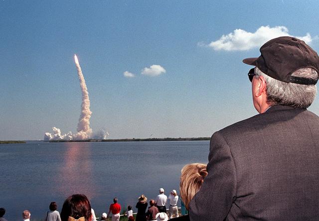 NASA image: KSC-00pp0213