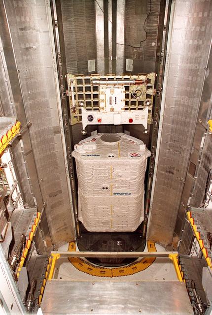 NASA image: KSC-00pp0370