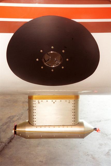 NASA image: KSC-00pp0883