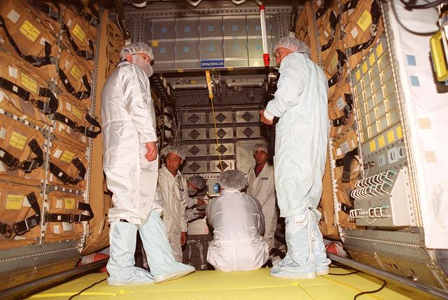 NASA image: KSC-00pp0948