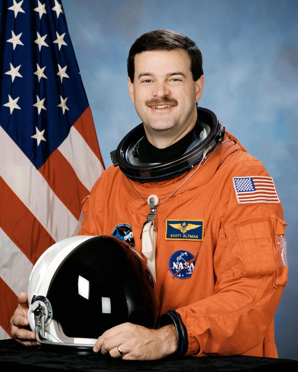 JOHNSON SPACE CENTER, HOUSTON, TEXAS -- (JSC 599-02362) -- Official portrait of astronaut Scott D. Altman, Commander