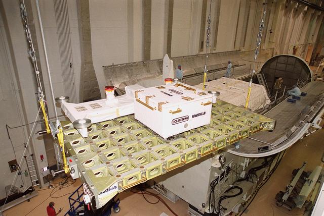 NASA image: KSC-00pp1105