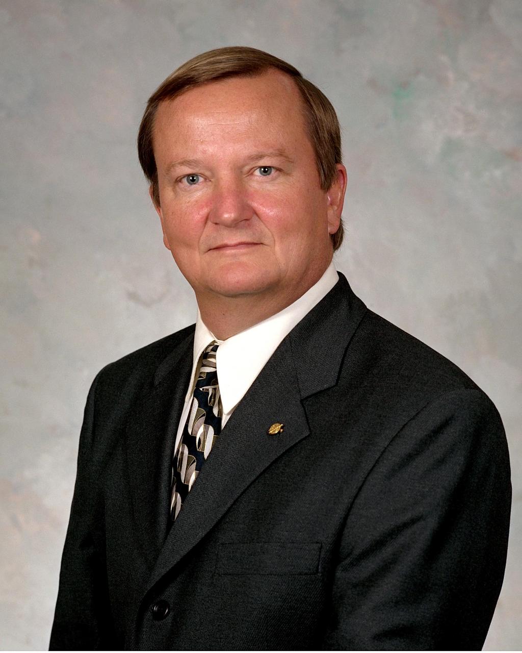 KENNEDY SPACE CENTER, FLA. -- Official portrait of Michael Leinbach, Shuttle Launch director.