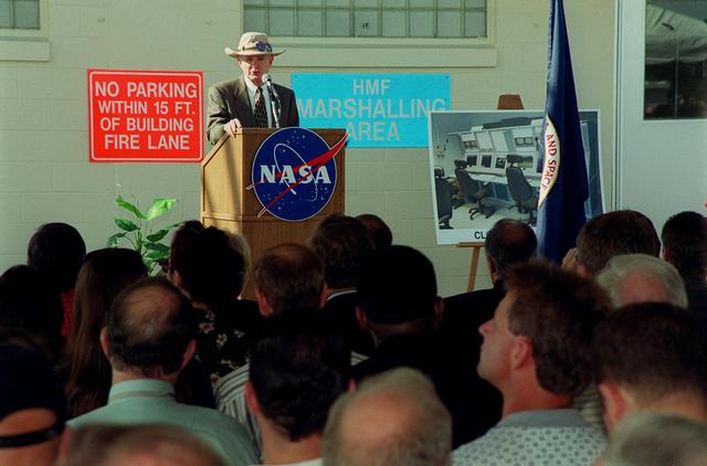 NASA image: KSC-00pp1242