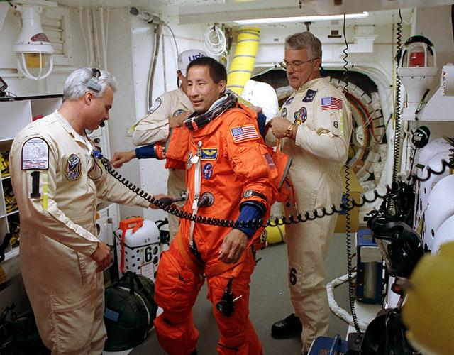 NASA image: KSC-00pp1280