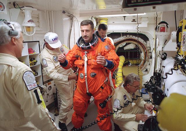 NASA image: KSC-00pp1282