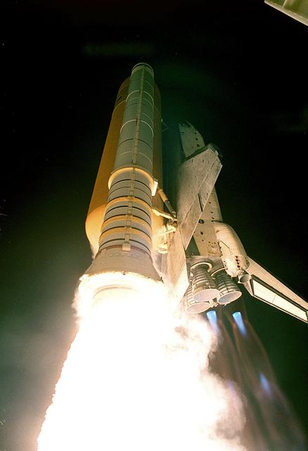 NASA image: KSC-00pp1557