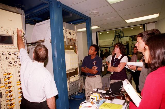 NASA image: KSC-00pp1591