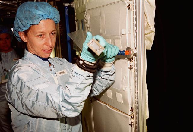 NASA image: KSC-00pp1604