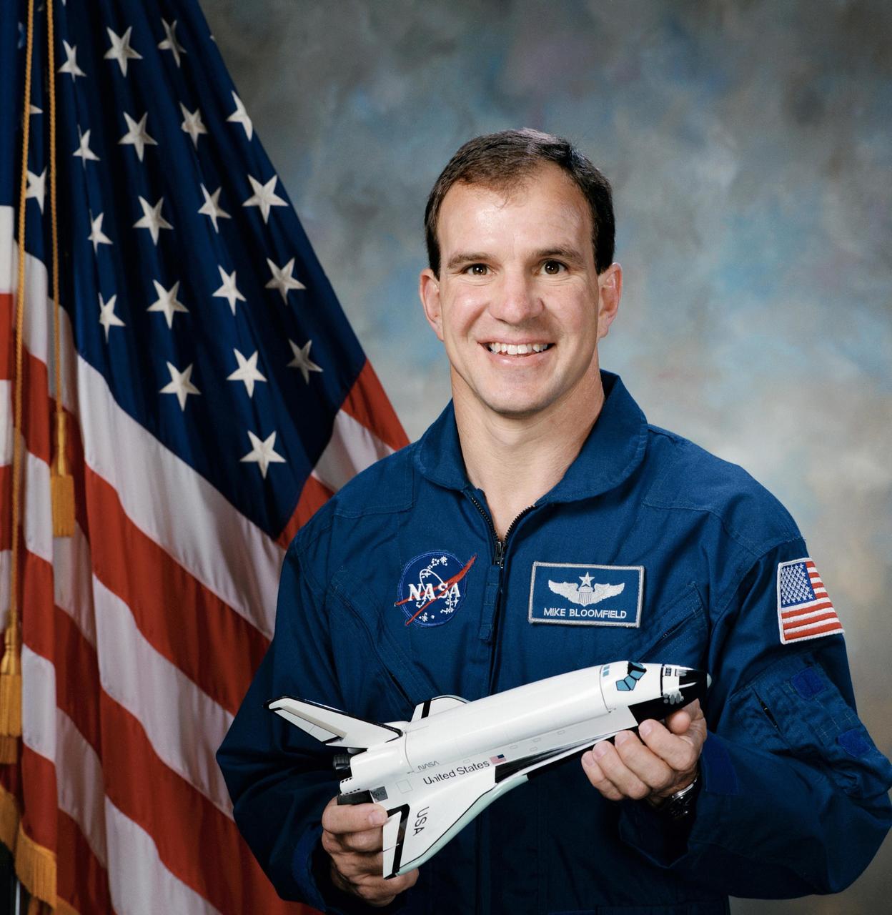 JOHNSON SPACE CENTER, HOUSTON, TEXAS. --  (JSC 595-10530) -- Official portrait of astronaut Michael J. Bloomfield, commander