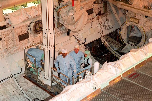 NASA image: KSC-00pp1771