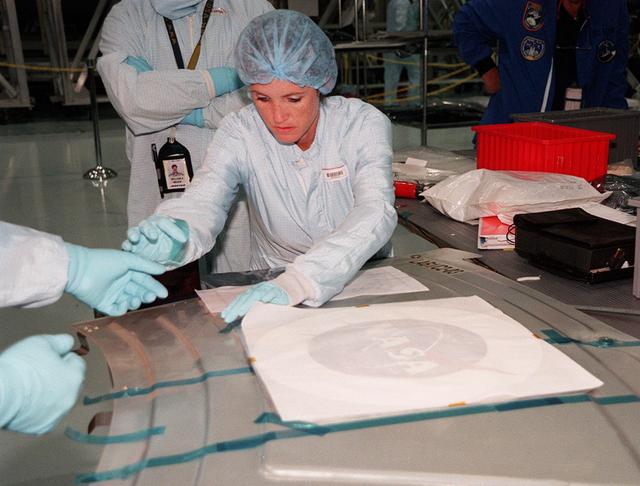 NASA image: KSC-00pp1927