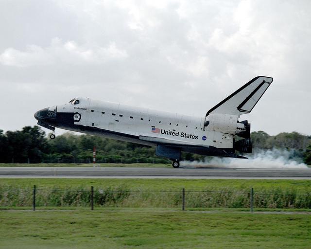 NASA image: KSC-01PP1854