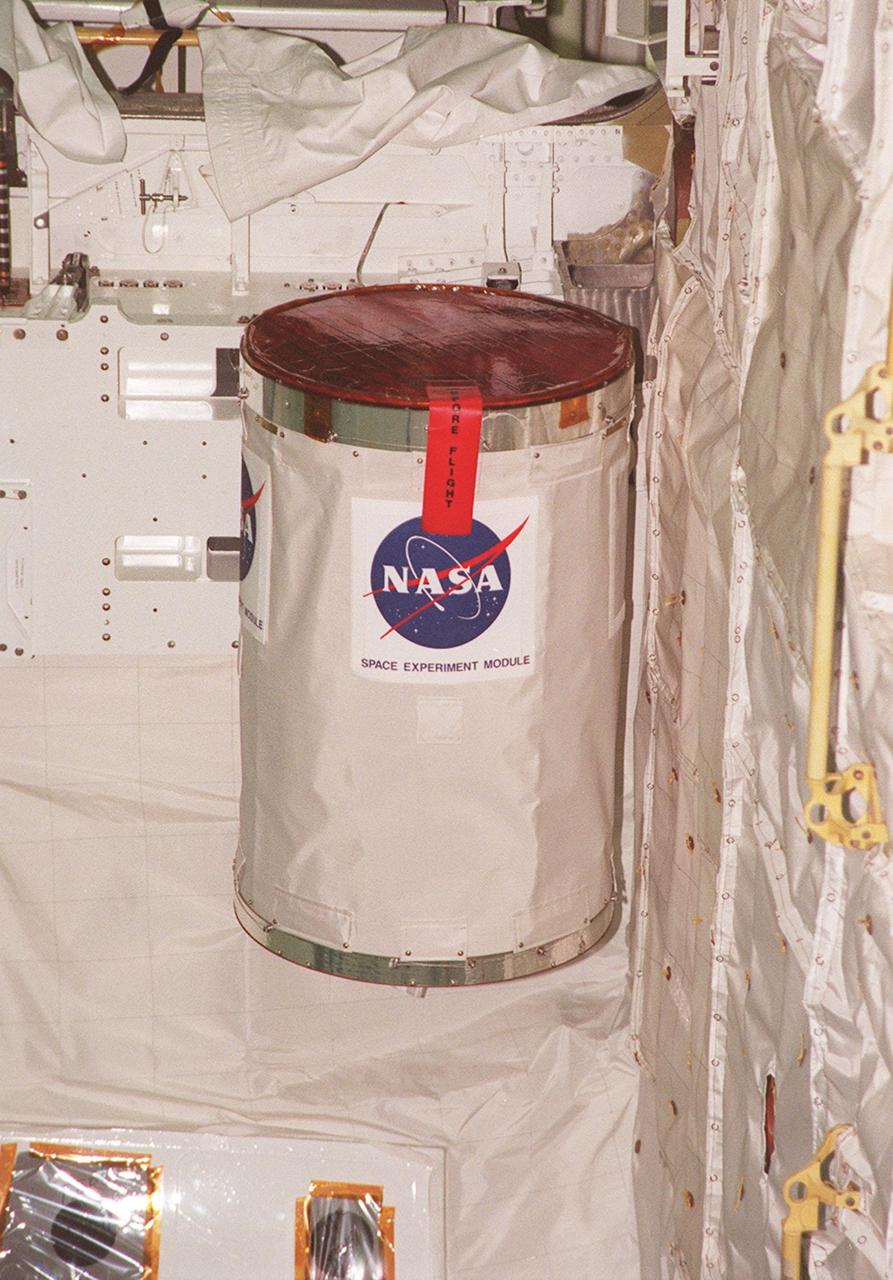 A GetAway Special canister (GAS can) filled with student experiments is installed in Discovery’s payload bay for mission STS-102. STS-102 is the 8th construction flight to the International Space Station and will carry the Multi-Purpose Logistics Module Leonardo. STS-102 is scheduled for launch March 1, 2001. On that flight, Leonardo will be filled with equipment and supplies to outfit the U.S. laboratory module Destiny. The mission will also be carrying the Expedition Two crew to the Space Station, replacing the Expedition One crew who will return on Shuttle Discovery