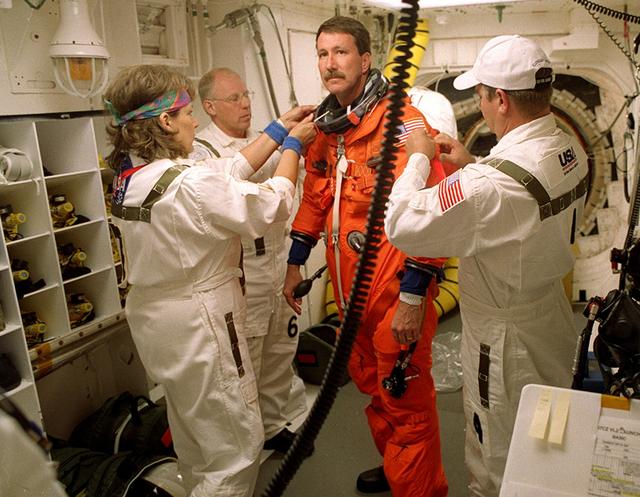 NASA image: KSC-01pp0834