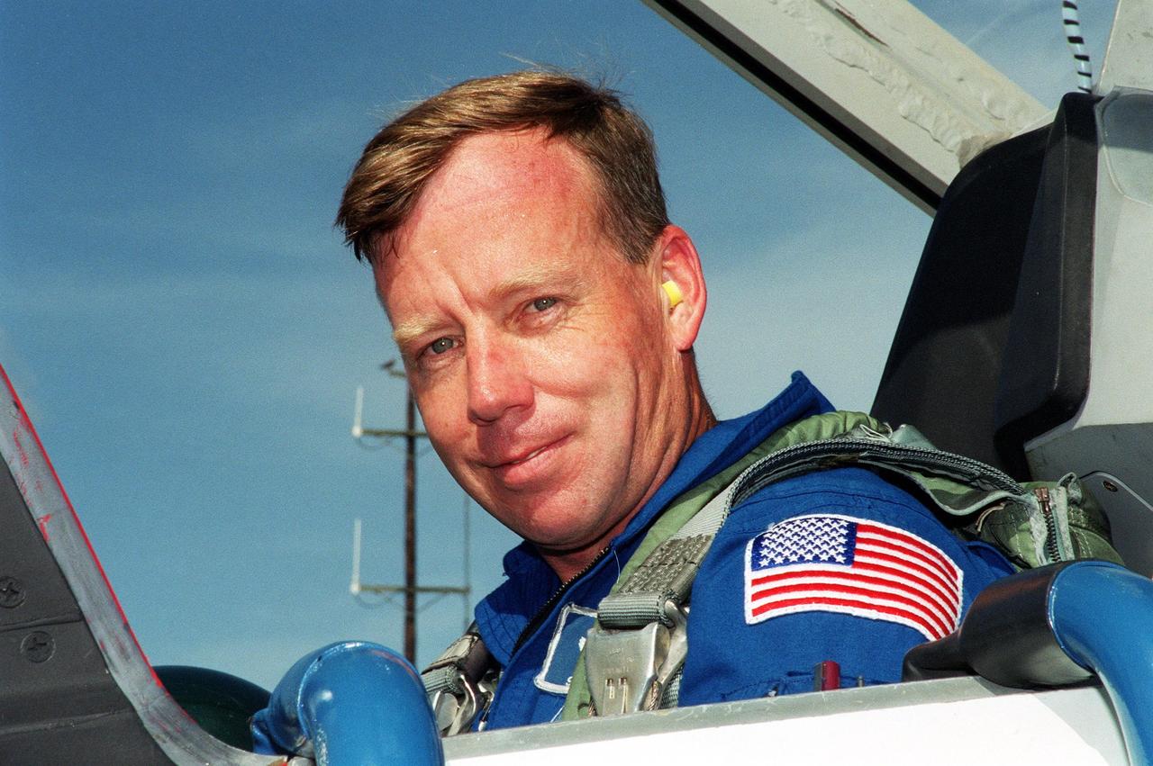 KENNEDY SPACE CENTER, Fla. -- STS-104 Commander Steven W. Lindsey arrives in a T-38 jet aircraft at the KSC Shuttle Landing Facility to take part in Terminal Countdown Demonstration Test (TCDT) Activities. The TCDT provides the crew with emergency egress training, opportunities to inspect their mission payloads in Space Shuttle Atlantis’s payload bay, and simulated countdown exercises. Other crew members participating are Pilot Charles O. Hobaugh and Mission Specialists Janet Lynn Kavandi, Michael L. Gernhardt and James F. Reilly. The launch of Atlantis on mission STS-104 is scheduled no earlier than July 12 from Launch Pad 39B. The mission is the 10th flight to the International Space Station and carries the Joint Airlock Module
