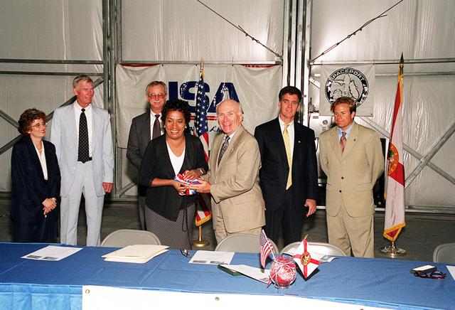 NASA image: KSC-01pp1269
