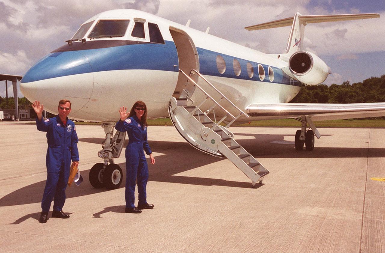 KENNEDY SPACE CENTER, Fla. -- Members of the STS-104 crew get ready to return to Houston after their successful mission to the International Space Station. Leaving from the KSC Shuttle Landing Facility are Commander Steven W. Lindsey and Mission Specialist Janet Lynn Kavandi. The crew completed their mission Tuesday, July 24, landing at KSC after 13 days in orbit