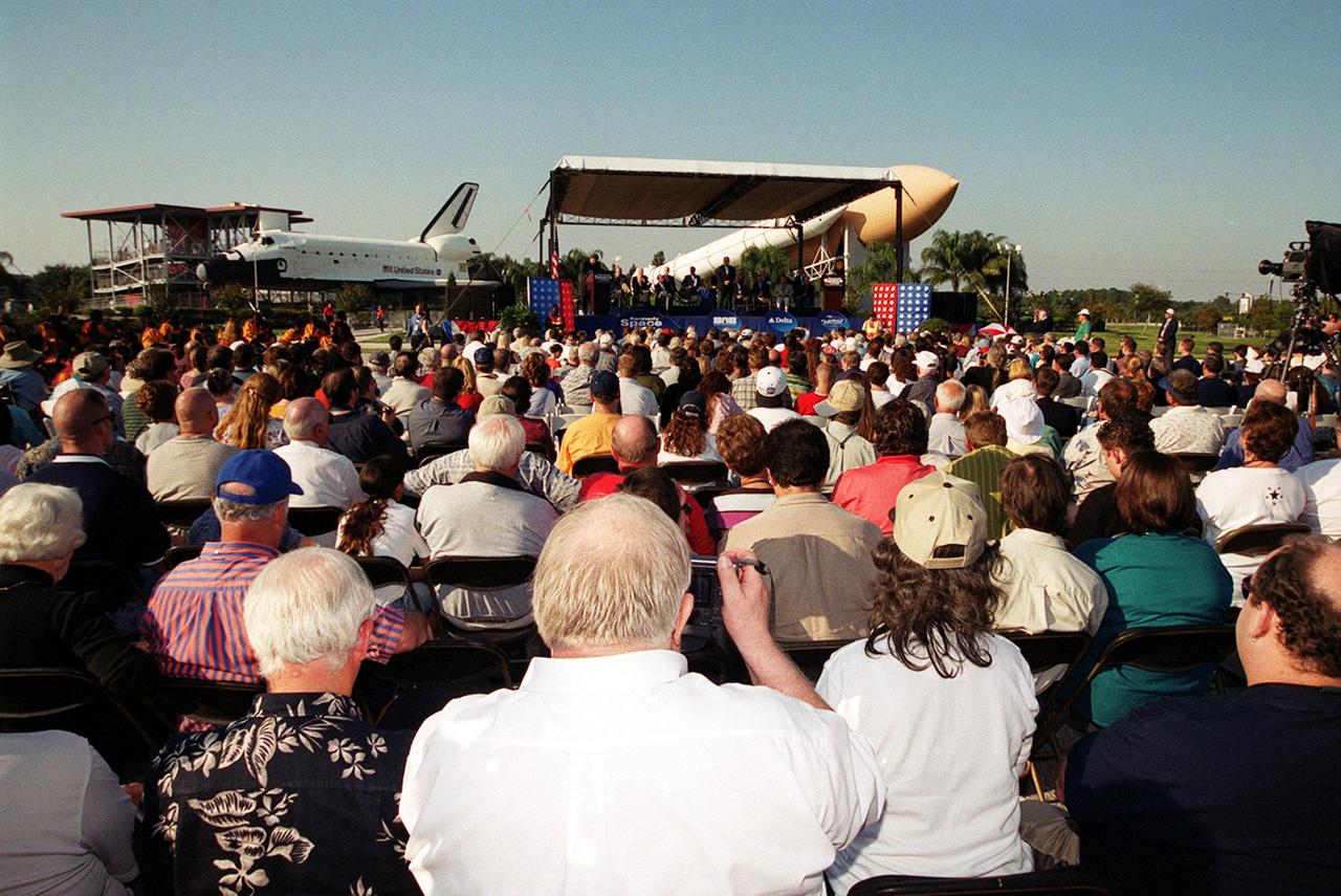 KENNEDY SPACE CENTER, Fla. -- A large crowd is gathered at the KSC Visitor Complex to honor the induction of the first four Shuttle astronauts into the Astronaut Hall of Fame. The four honored were Robert Crippen, Frederick "Rick" Hauck, Richard Truly and Joe Engle.