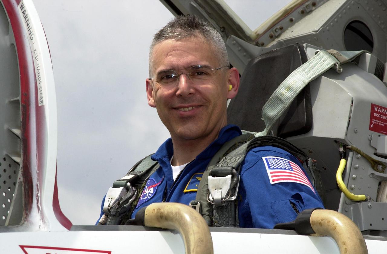 KENNEDY SPACE CENTER, FLA. -- STS-110 Mission Specialist Lee Morin arrives at the KSC Shuttle Landing Facility to prepare for launch April 4.  The mission will be his first Space Shuttle flight. Mission STS-110 is the 13th assembly flight to the International Space Station.  During four planned spacewalks, crew members will install the S0 Integrated Truss Structure (ITS), centerpiece of the orbiting International Space Station (ISS), at the center of the 10-truss, girderlike structure that will ultimately extend the length of a football field on the ISS.   The S0 truss will be attached to the U.S. Lab, "Destiny,"  on the 11-day mission