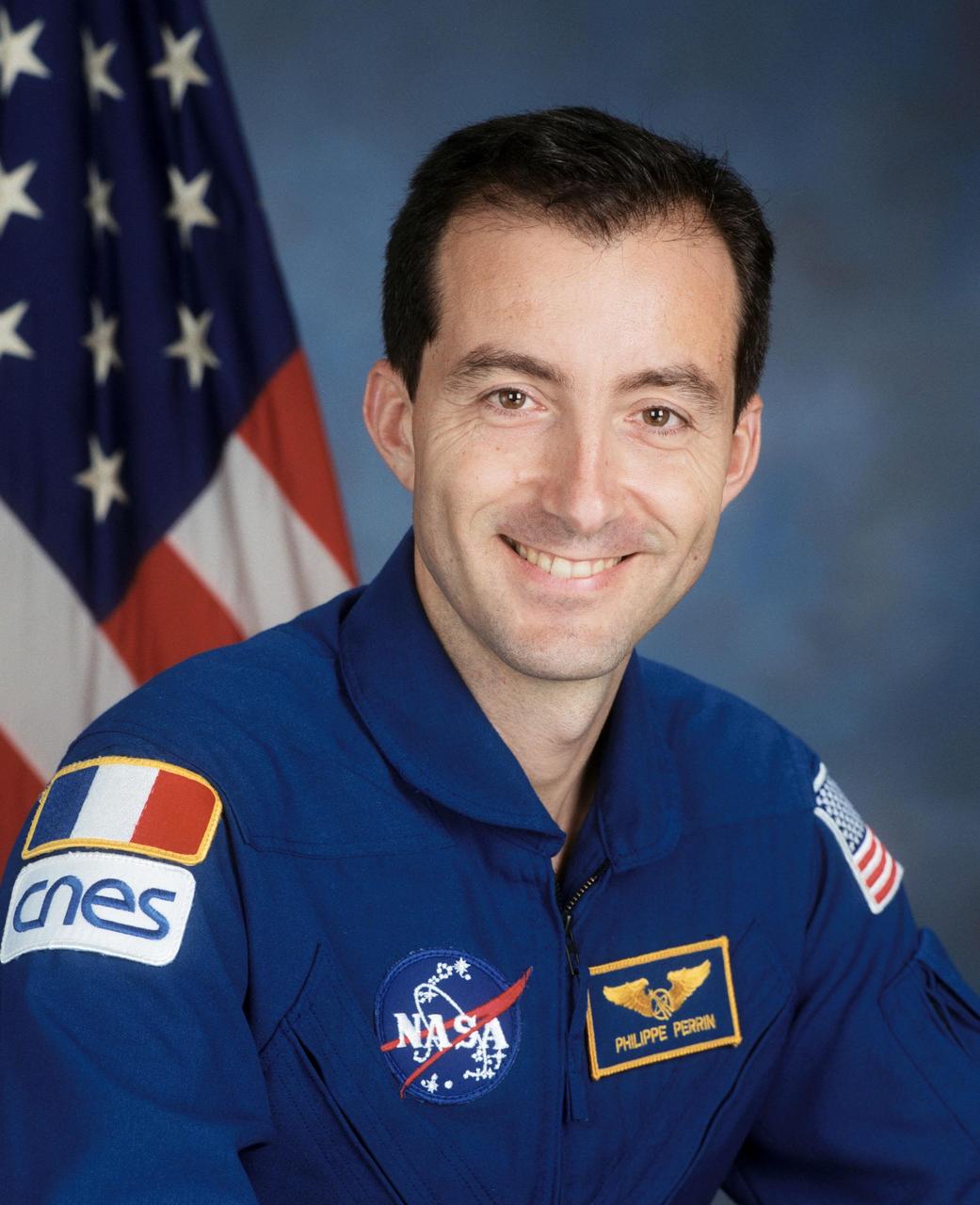 JOHNSON SPACE CENTER, HOUSTON, TX -- (JSC 597-09921) --Official Portrait of Astronaut Philippe Perrin, STS-111 mission specialist representing CNES, the French Space Agency