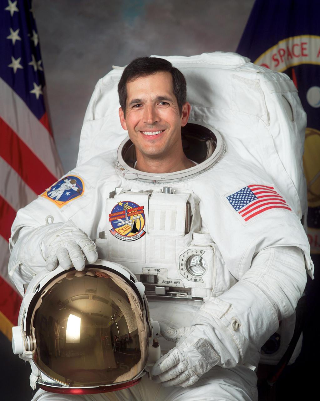 JOHNSON SPACE CENTER, HOUSTON, TEXAS -- (JSC2000-E-21740)  Official portrait of astronaut John B. Herrington, mission specialist.