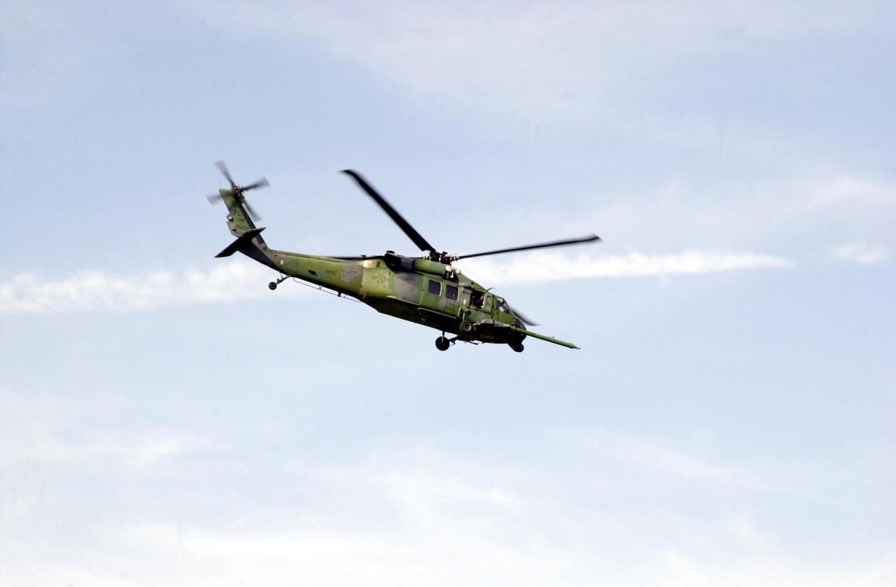 KENNEDY SPACE CENTER, FLA. - "Astronauts" were safely and successfully recovered from a "downed" Space Shuttle in a Mode VII contingency simulation led by Don Hammel, NASA Landing and Recovery Director. KSC Fire/Rescue and Emergency Medical workers, along with Johnson Space Center and Patrick Air Force Base personnel, participated in the drill. Mode simulations are held periodically at KSC to ensure contingency response forces are well prepared to respond to a wide variety of potential emergency situations.