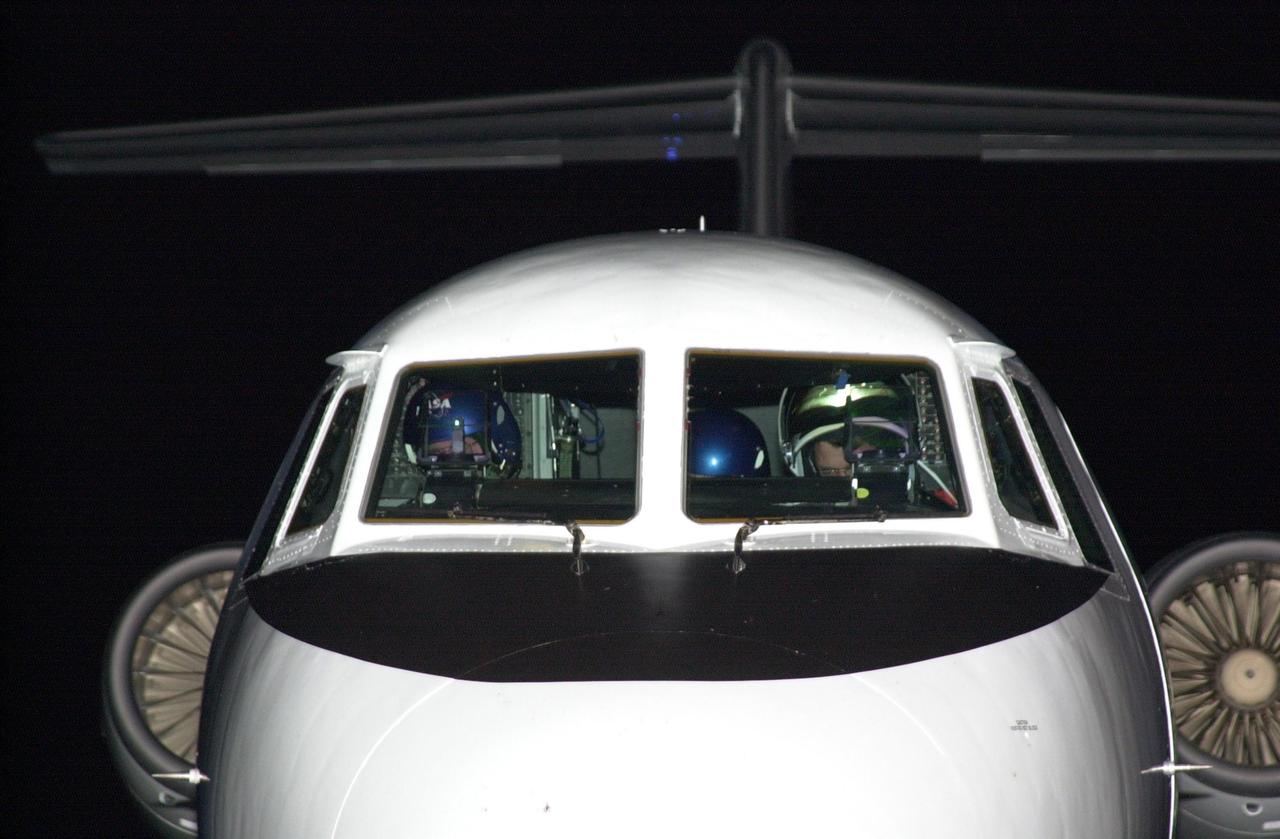 KENNEDY SPACE CENTER, FLA. --STS-112 Commander Jeffrey Ashby prepares to taxi the Shuttle Training Aircraft to the runway at the Shuttle Landing Facility as part of landing exercises.
