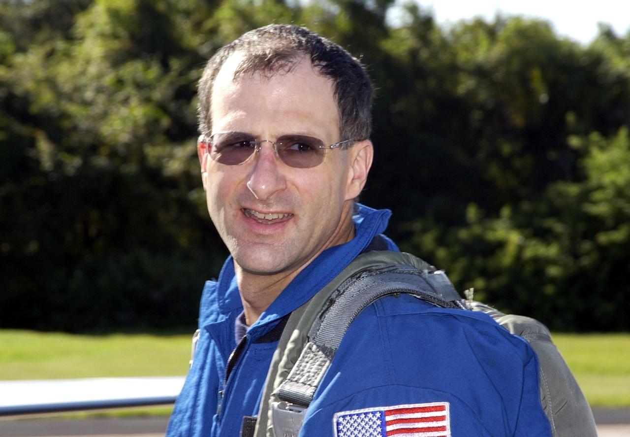 KENNEDY SPACE CENTER, FLA. --  Astronaut Donald Pettit, a member of the Expedition 6 crew, arrives at KSC for Terminal Countdown Demonstration Test activities.   Expedition 6 will fly on Space Shuttle Endeavour to the International Space Station on mission STS-113.  They will relieve and replace the Expedition 5 crew.  Endeavour will also be transporting the Port 1 (P1) truss segment to the Station.  STS-113 is scheduled to launch Nov. 10, 2002.