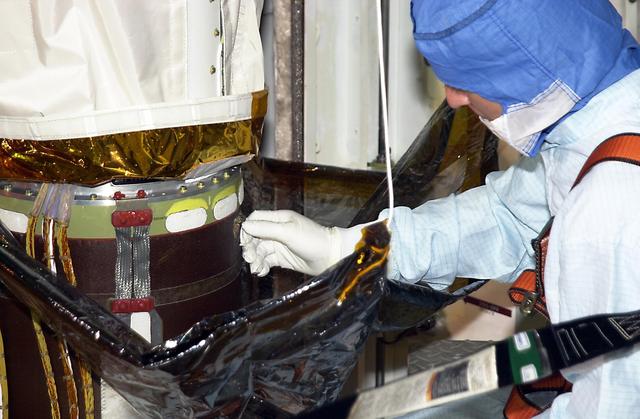 NASA image: KSC-02pd1731