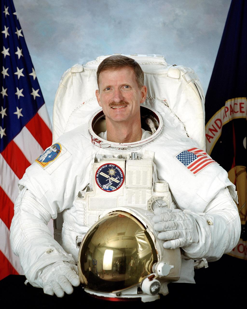 JOHNSON SPACE CENTER, HOUSTON, TEXAS -- Official portrait of astronaut Joseph R. Tanner, mission specialist.