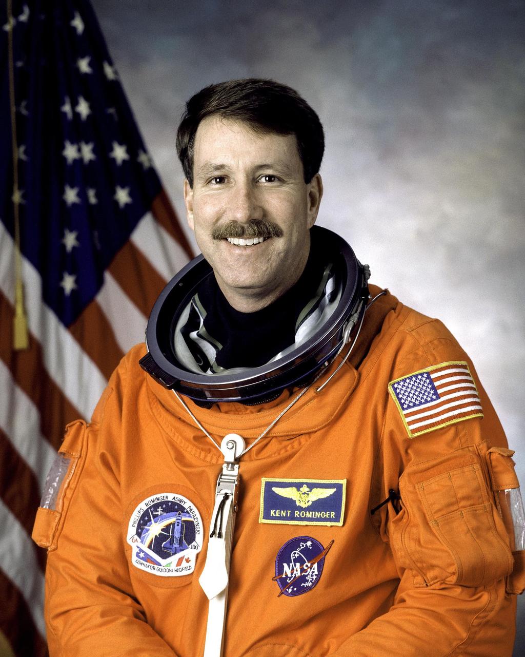 JOHNSON SPACE CENTER, HOUSTON, TEXAS: Official portrait of Kent V. Rominger, mission commander