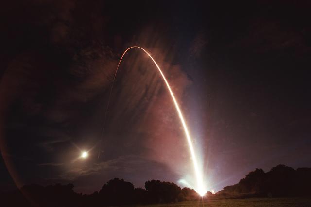 NASA image: KSC-02pp1124