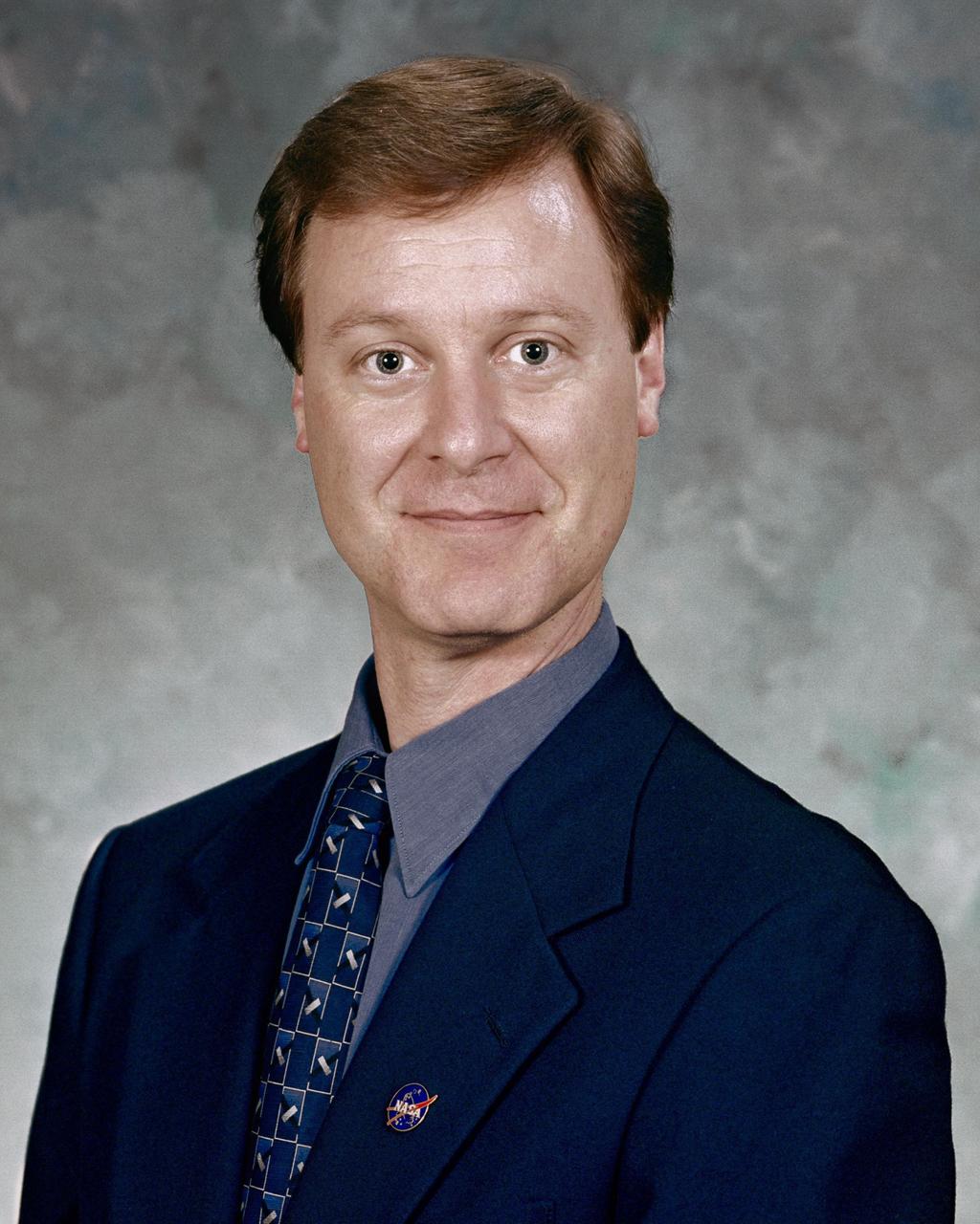 KENNEDY SPACE CENTER, FLA. - Official portrait of Gregory N. Katnik, manager, Space Shuttle KSC Integration Office.