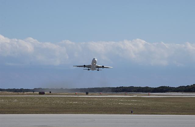 NASA image: L-1011 aircraft carrying a Pegasus XL (SORCE)