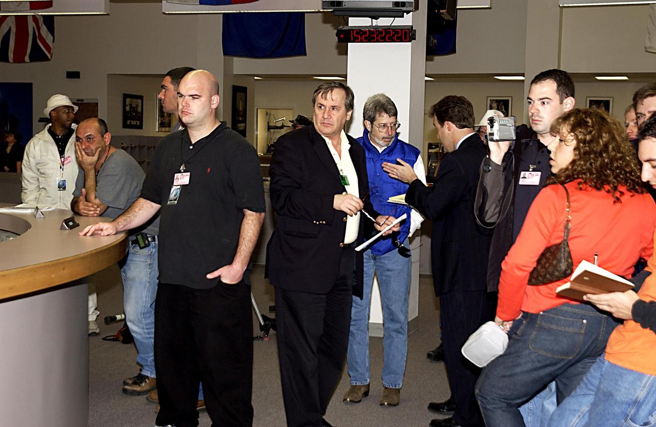 KENNEDY SPACE CENTER, FLA. - After the news that Space Shuttle Columbia was lost, crowds of media representatives begin to gather at the KSC News Center for information and interviews. The response was international, from Australia to Japan and Russia, Europe to Canada, and across the United States.