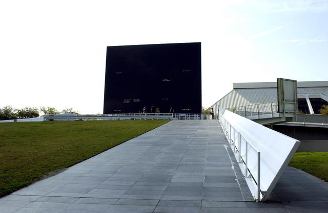 NASA image: KSC-03pd0568