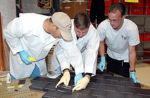 NASA image: KSC-03pd1085