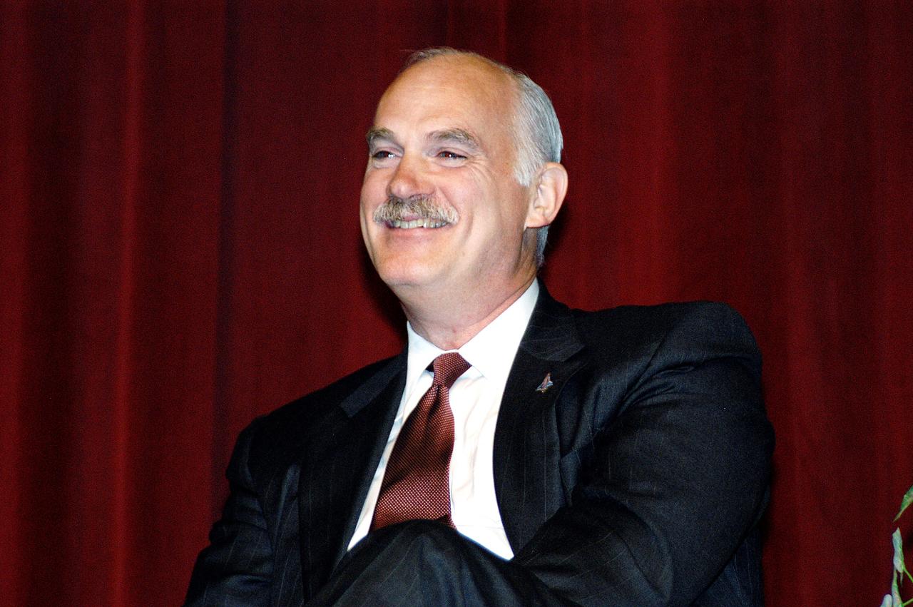KENNEDY SPACE CENTER, FLA. -  NASA Associate Administrator for Space Flight William F. Readdy addresses a group of KSC employees assembled in the KSC Training Auditorium.  The occasion is the announcement of James W. Kennedy as the next director of the NASA Kennedy Space Center (KSC) in Florida. Kennedy has served as KSC's deputy director since November 2002. He will succeed KSC Director Roy D. Bridges, who was appointed on June 13 to lead NASA's Langley Research Center, Hampton, Va.