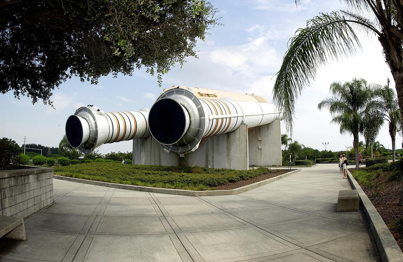 KENNEDY SPACE CENTER, FLA. - One of the featured displays at the KSC Visitor Complex is a genuine external tank with twin solid rocket boosters, seen here. The tank and boosters are paired with a full-size replica of a Space Shuttle Orbiter in the Shuttle Plaza.