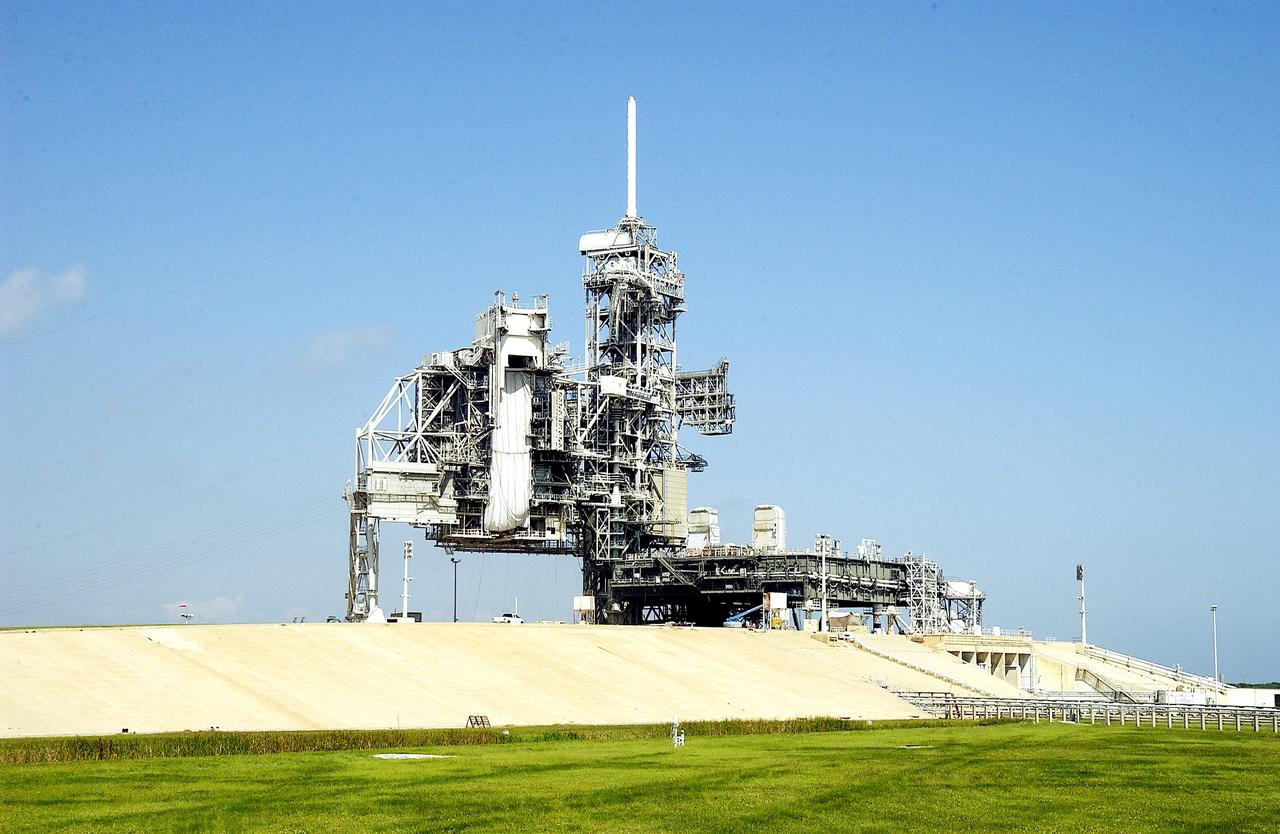 KENNEDY SPACE CENTER, FLA. -  Launch Pad 39A undergoes sandblasting of its metal structures and surfaces.  Routine maintenance includes sandblasting and repainting as preventive means to minimize corrosion.