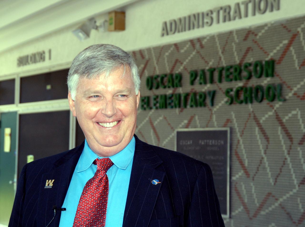 KENNEDY SPACE CENTER, FLA. -- Center Director Jim Kennedy poses for a photo after meeting students and faculty at Oscar Patterson Elementary Magnet School in Panama City, Fla.  Kennedy is touring Florida and Georgia NASA Explorer Schools to share America’s new vision for space exploration with the next generation of explorers.  Kennedy is talking with students about our destiny as explorers, NASA’s stepping stone approach to exploring Earth, the Moon, Mars and beyond, how space impacts our lives, and how people and machines rely on each other in space.