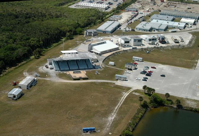 NASA image: KSC-04pd0915