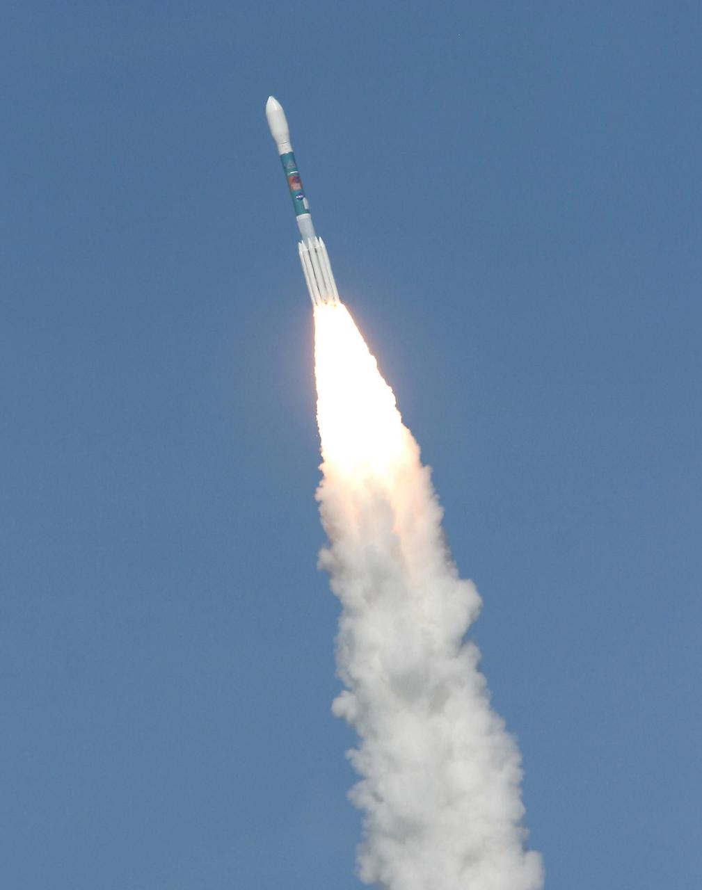 KENNEDY SPACE CENTER, FLA. -- After launch, the Delta II rocket carrying the Gravity Probe B spacecraft pitches over and starts heading downrange from Space Launch Complex 2 on Vandenberg AFB, Calif.  Liftoff occurred at 9:57:24 a.m. PDT.
