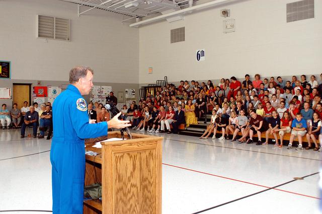 NASA image: KSC-04pd1189