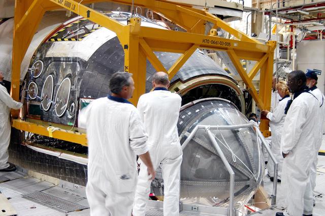 NASA image: KSC-04pd1333