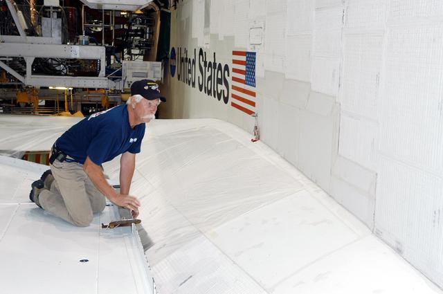 NASA image: KSC-04pd1753